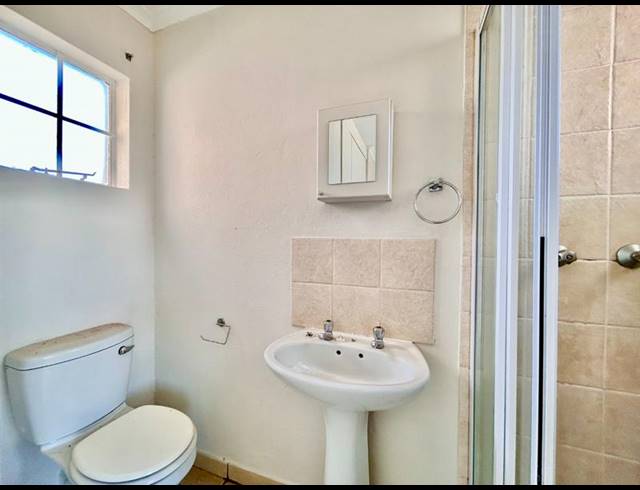 3 BEDROOM APARTMENT FOR SALE IN MAGALIESBERG COUNTRY ESTATE